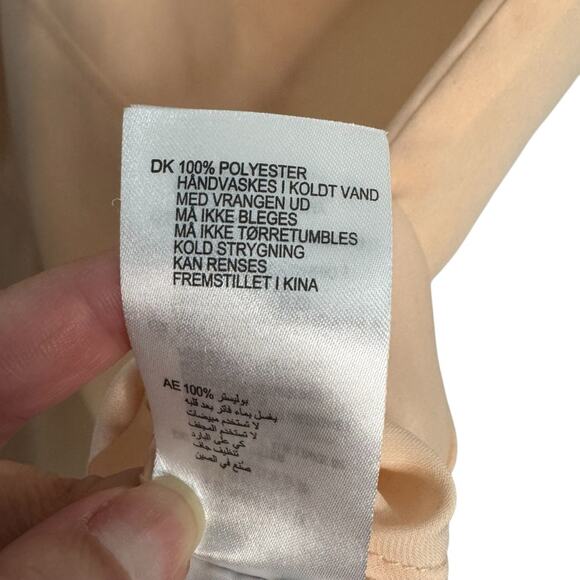 Reiss Islia Ladder-Trim Peach Blush Sleeveless Top - Picture 7 of 9